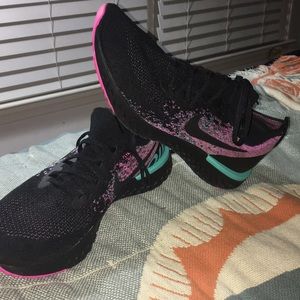 Nike Epic React Black/Pink 11.5